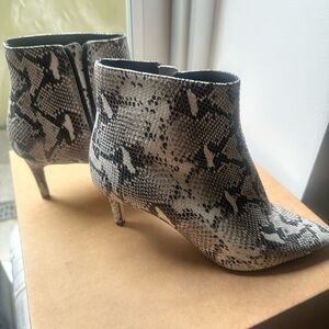 Tony Bianco Black and White Snakeskin Ankle Boots size 7